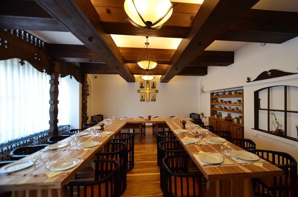 Casa De Oaspeti Sfantul Nicolae ยาช ภายนอก รูปภาพ