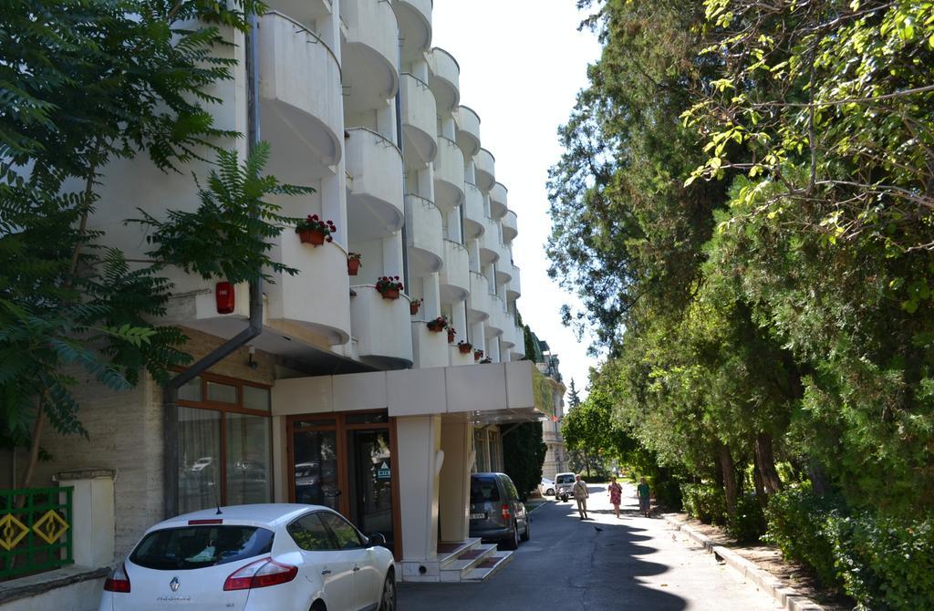 Casa De Oaspeti Sfantul Nicolae ยาช ภายนอก รูปภาพ